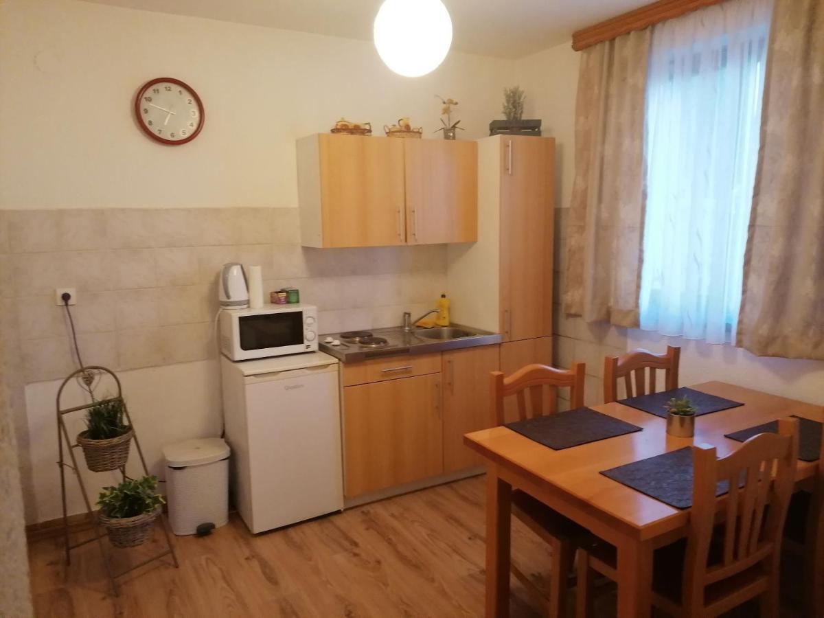 Apartment And Rooms Nevenka Poljanak Exterior photo